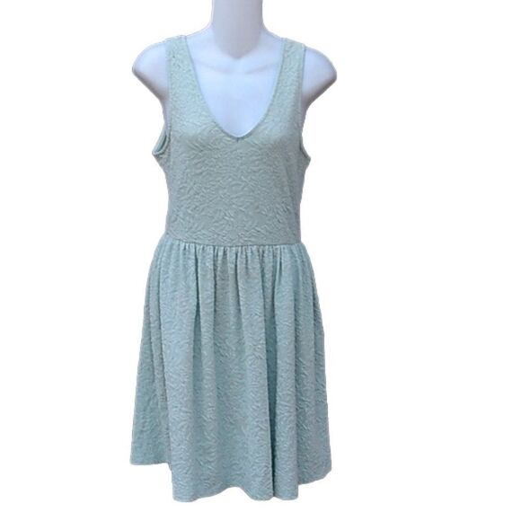 Everly Mint Green Textured Sleeveless Dress - Picture 1 of 9